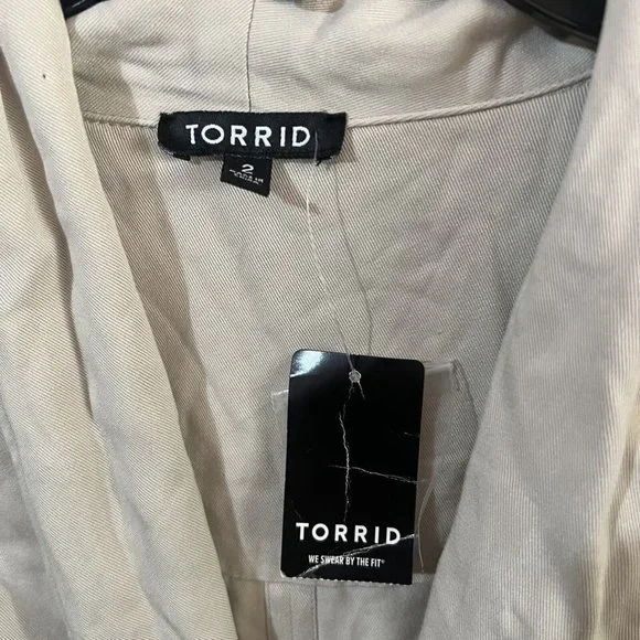 Torrid Womens Blouse Plus 2X Double Extra Large Beige Stone Rayon Twill New - Picture 4 of 8
